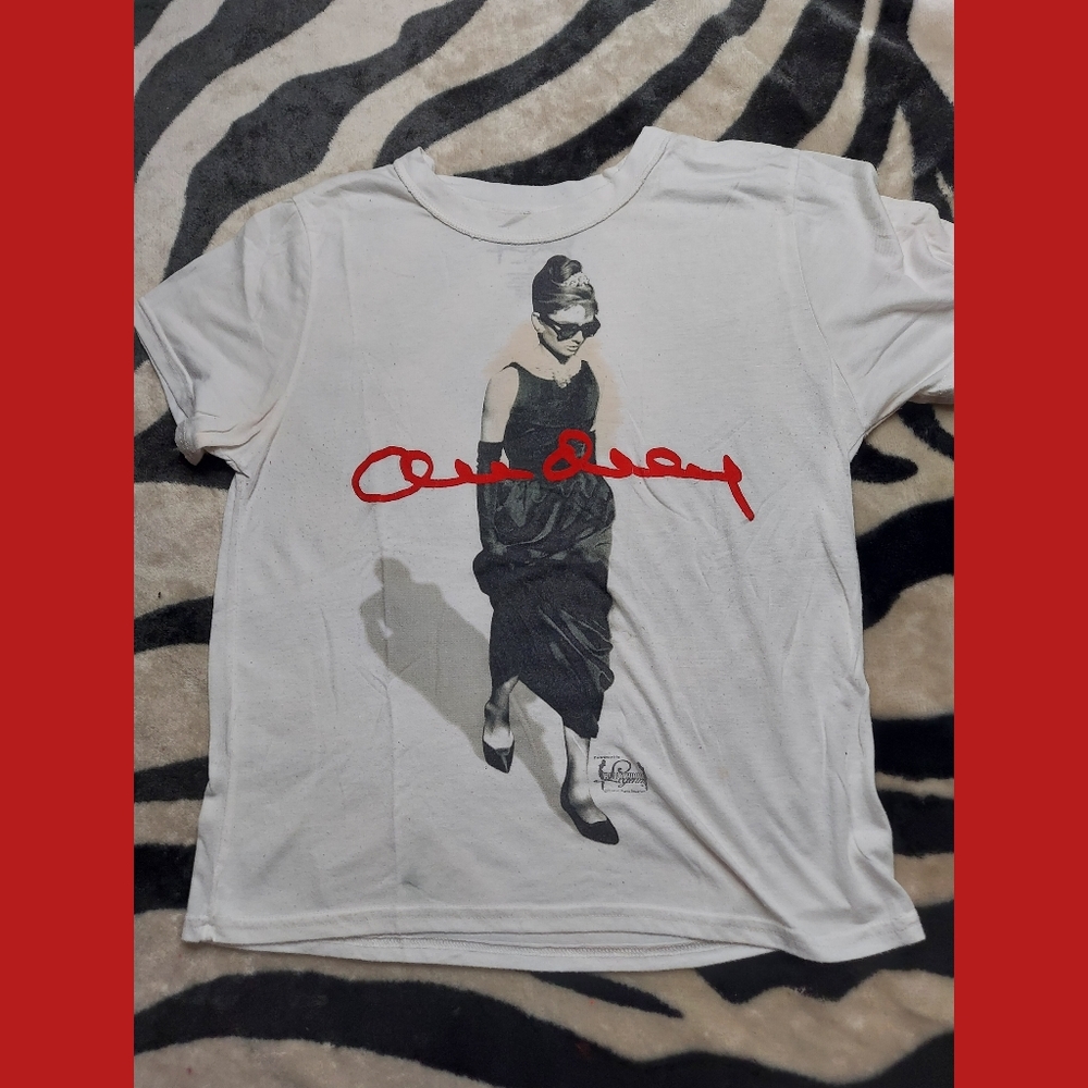Audrey Hepburn Graphic T-Shirt